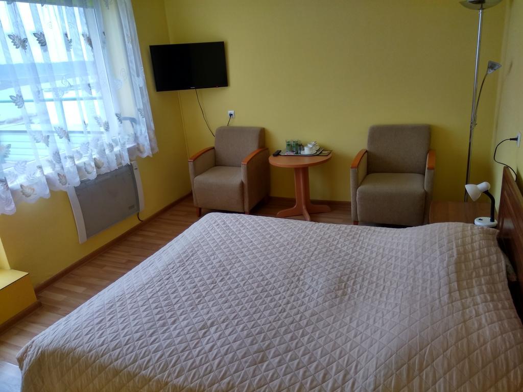 Viesbutis Jurbarkas Hotel Bagian luar foto