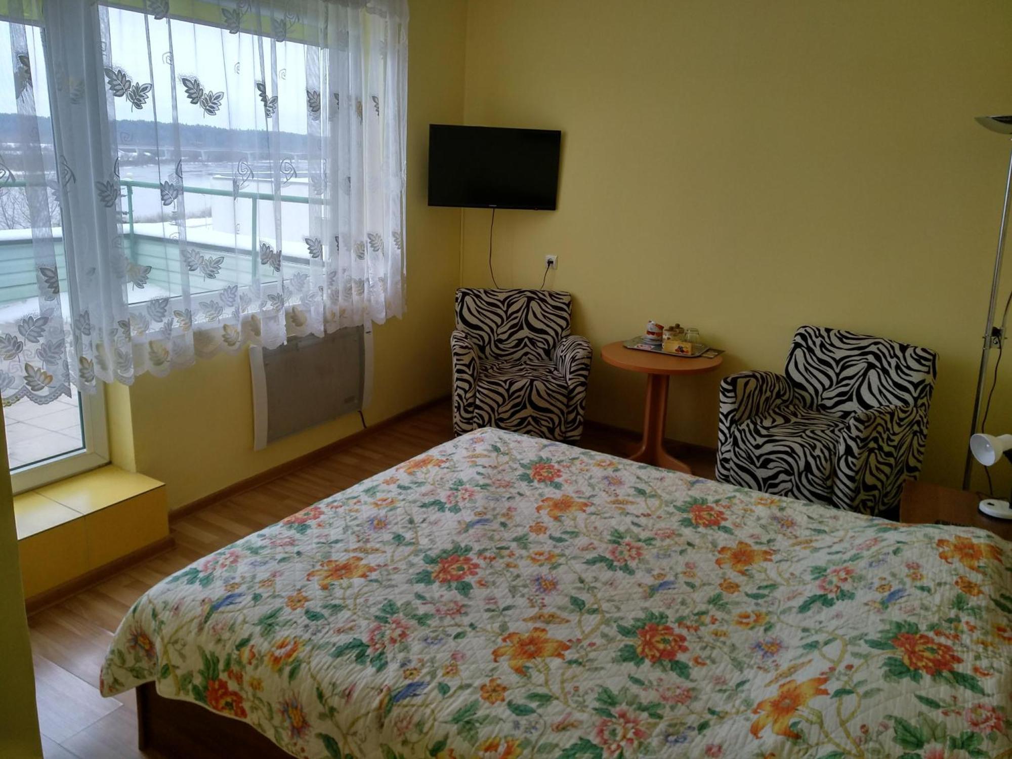 Viesbutis Jurbarkas Hotel Bagian luar foto